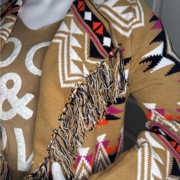 Chaser Tan and Pink Cardigan with Geometric Patterns - Picture 5 of 12